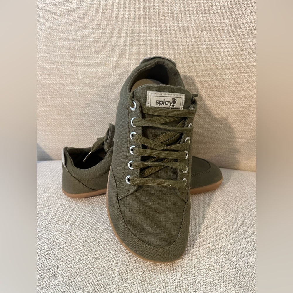 Splay Freestyle in Pine; Women’s Size 6